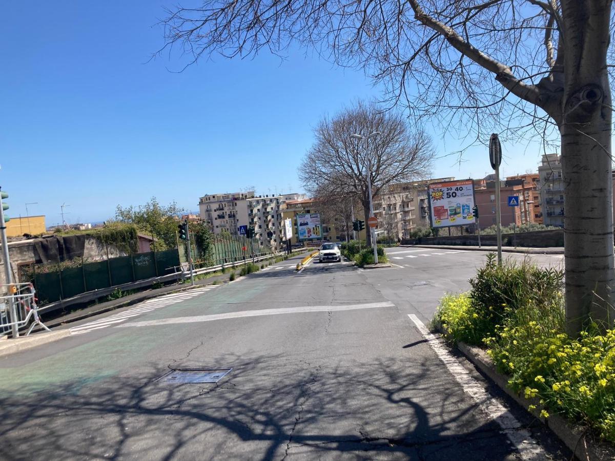 Lavica Di Mezzo Apartments Catánia Buitenkant foto